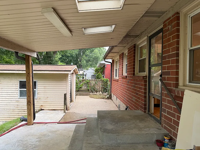 635 Edith Rd — Photo 9