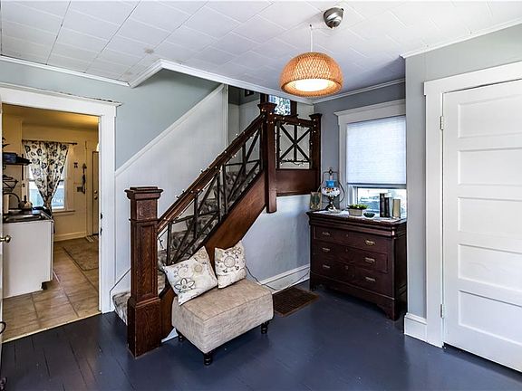 4th image of 361 Hillview Ave