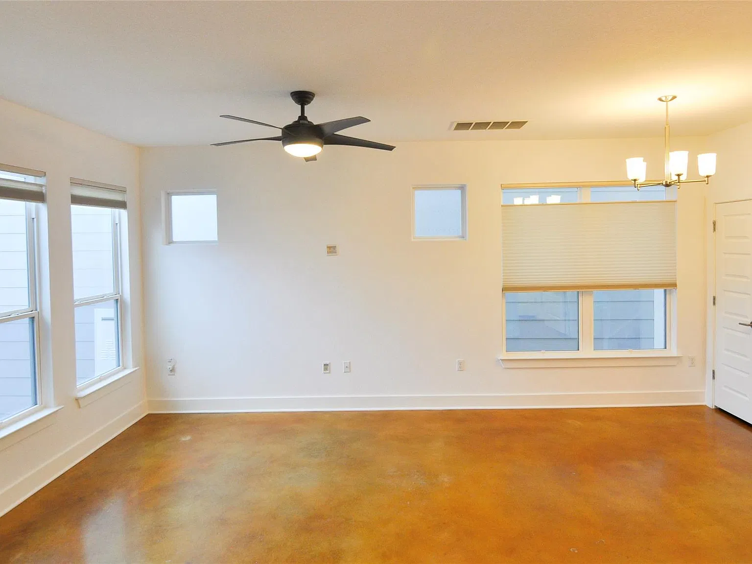 2 bed, 2.5 bath, 1456 sqft, $2,400 — Photo 4