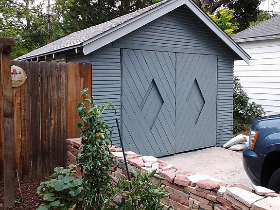 Detached Garage