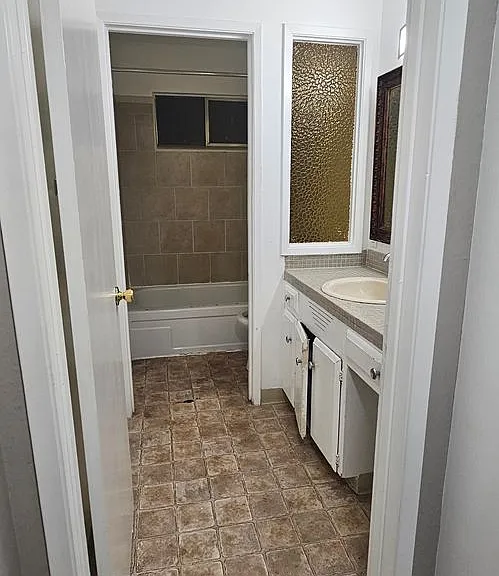 5901 S Land Park Dr — Photo 7