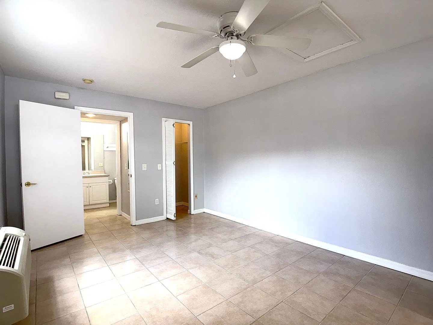 902 Orchid Dr — Photo 3