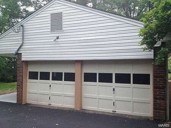 4th image of 32 Beacon Hill Ln