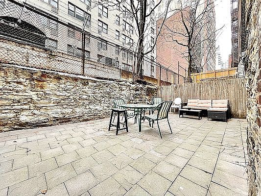 3rd image of 305 W 97th St #3