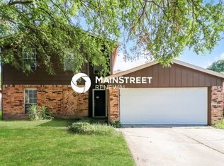 830 Frances Dr, Grand Prairie, TX 75052