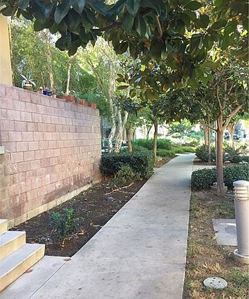 3rd image of 304 E Jeanette Ln