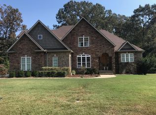 411 Albemarle Dr, Tullahoma, TN 37388