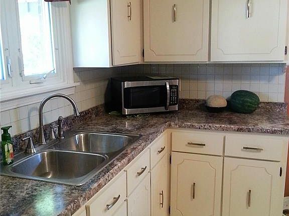 5th image of 141 Gardenwood Ln