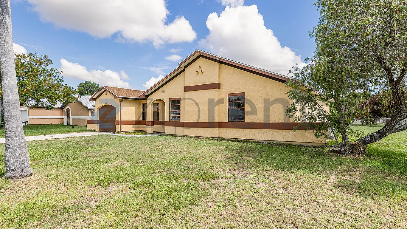 3 bed, 1153 sqft, $2,445 — Photo 2