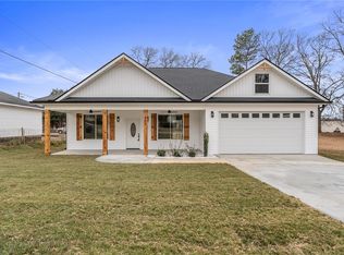 403 McNeil Dr, Anderson, SC 29626