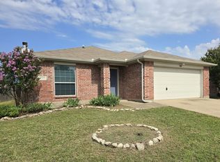 8205 Three Bars Dr, Fort Worth, TX 76179