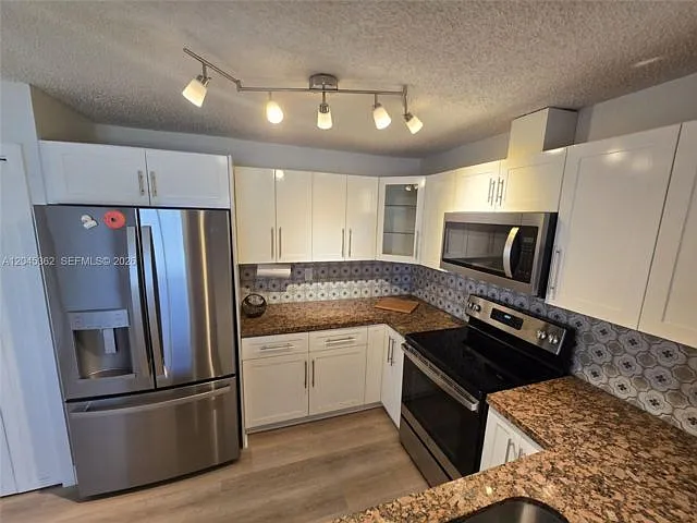 740 SW 99th Court Cir S — Photo 4