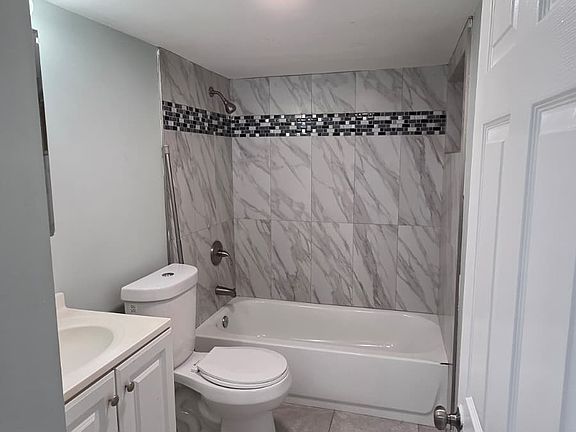 4th image of 238 Columbia Ave APT 2