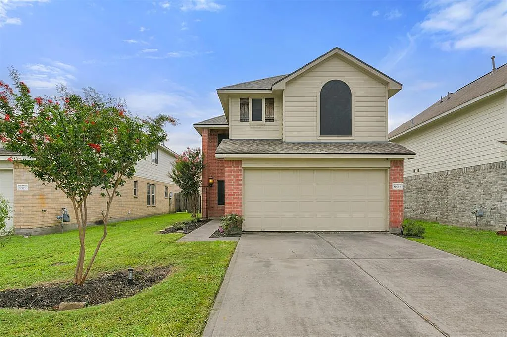 3 bed, 2270 sqft, $2,000 — Photo 1