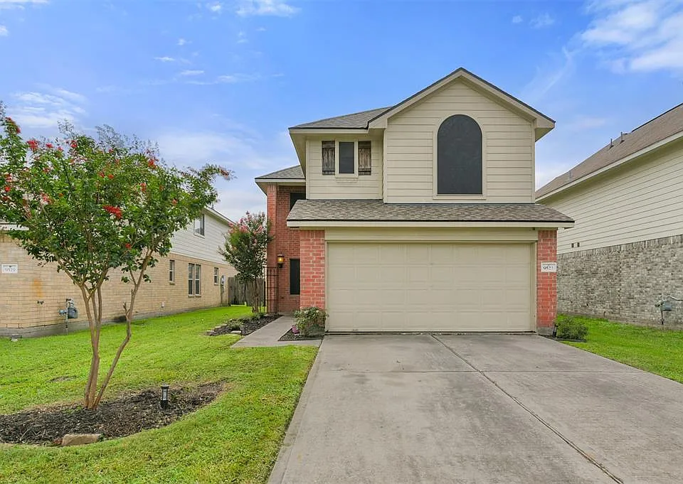 9523 Wyatt Oak Ln