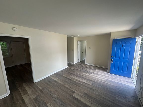 3rd image of 206 Don Eve Ct #O