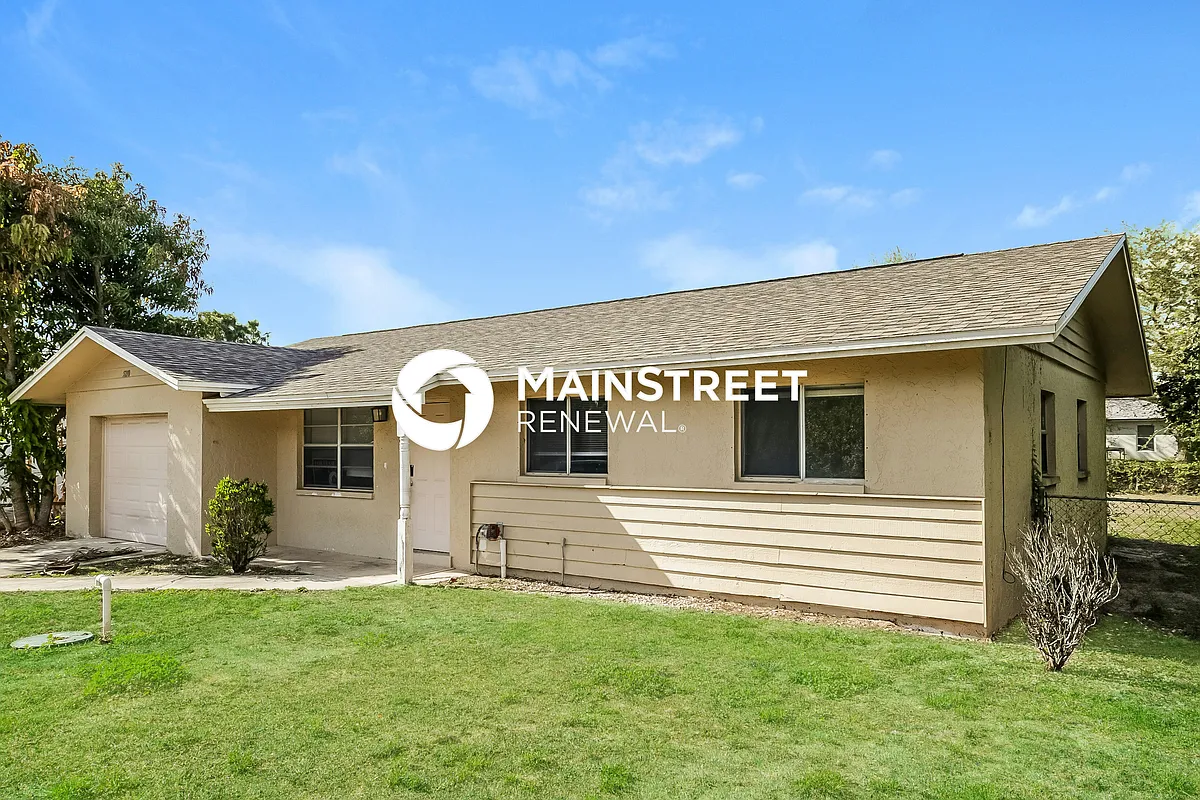 Front View - 5210 2nd St W