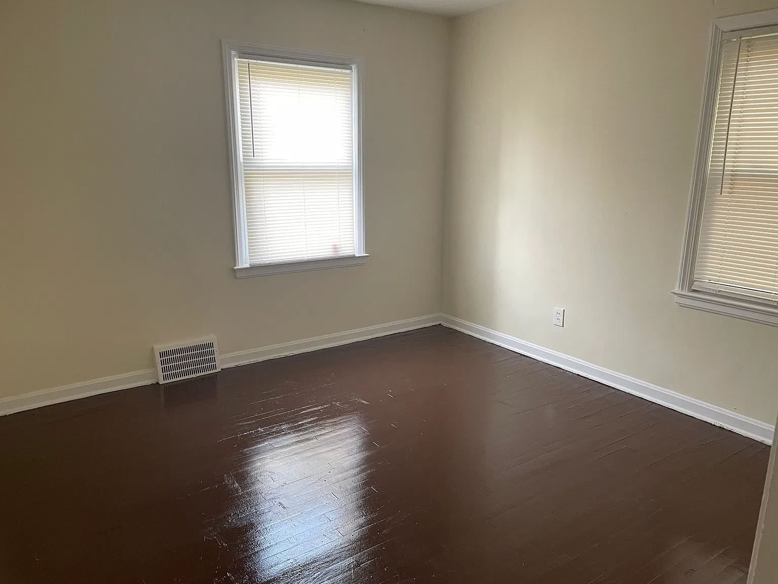 3 bed, 1242 sqft, $1,600 — Photo 3