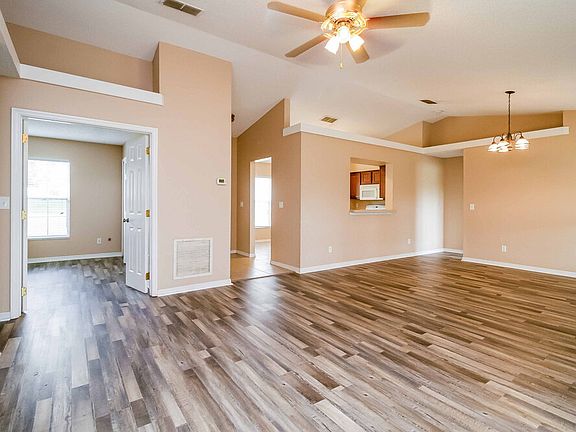 4th image of 15345 Margaux Dr