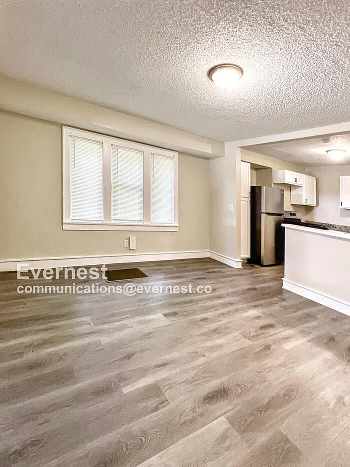 2 bed, 1.0 bath, 1007 sqft, $1,295 — Photo 4