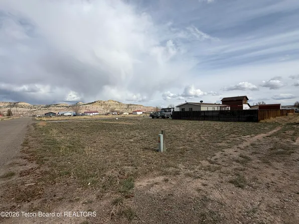 W 4th Ave, La Barge, WY 83123