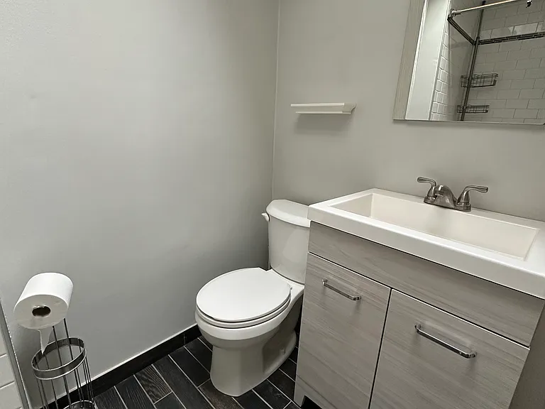 402 W Jefferson St — Photo 5