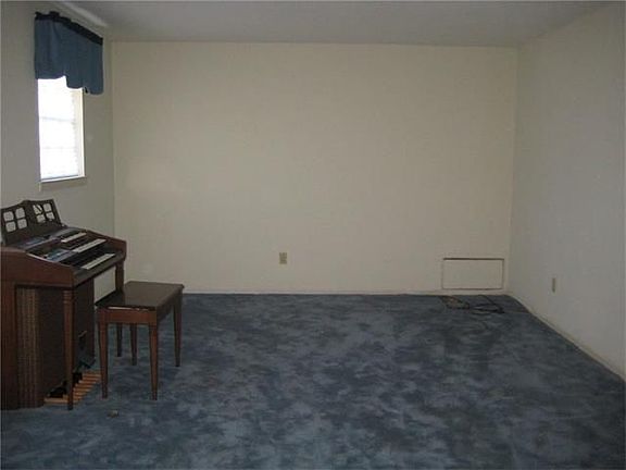 4th image of 4953 Berkley Dr