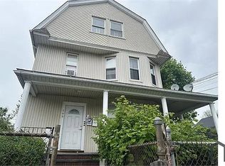 149 Washburn Ave APT 3, Freeport, NY 11520