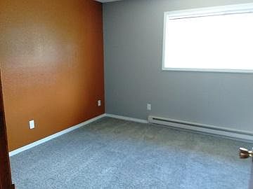 5th image of 908 S 3rd Ave