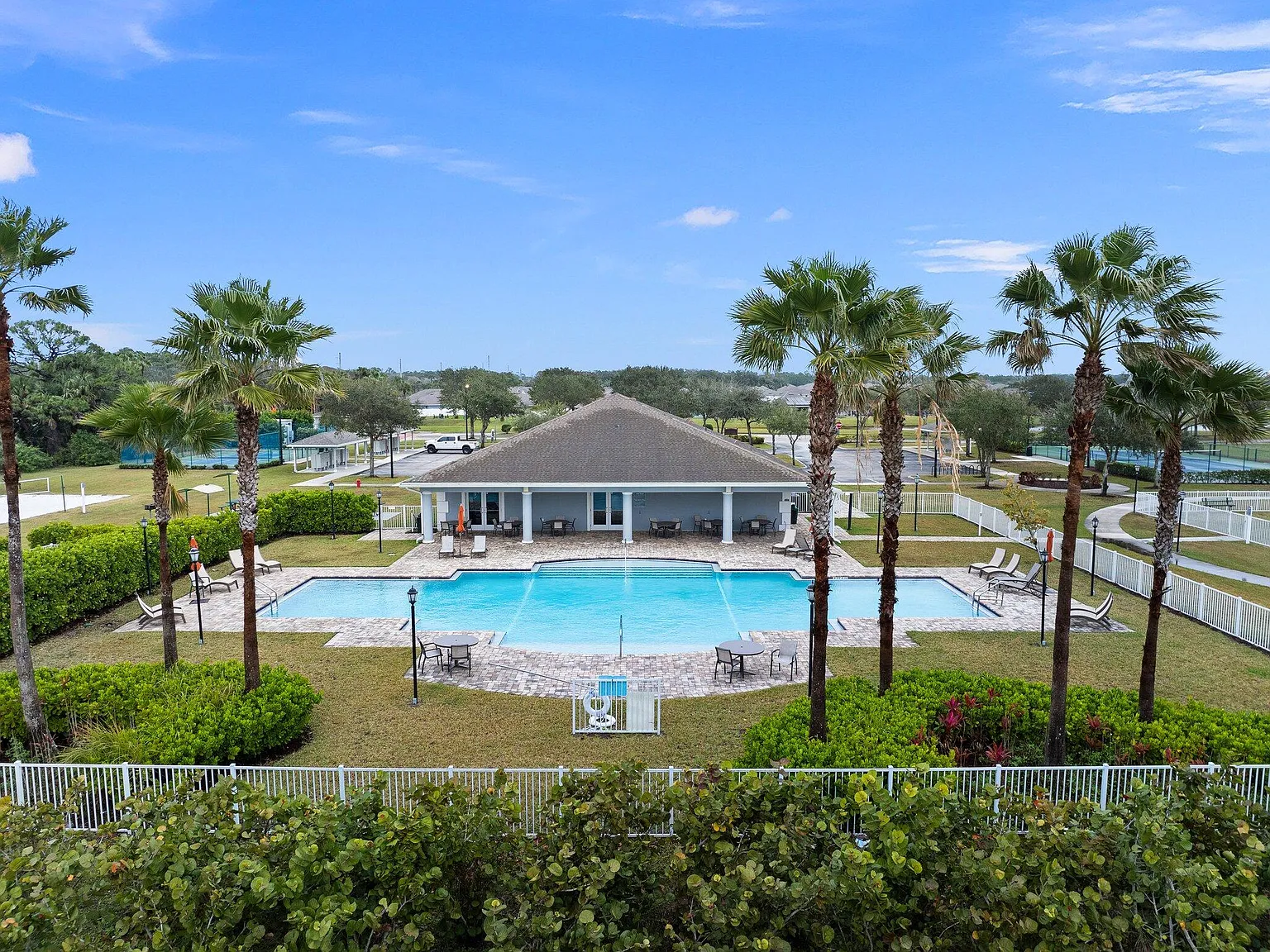 4 bed, 3.0 bath, 2508 sqft, $3,000 — Photo 3