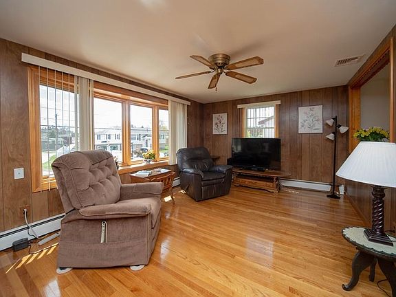 3rd image of 15 Cidalia Dr