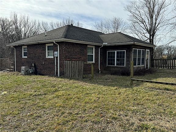 3rd image of 31895 W 327th St