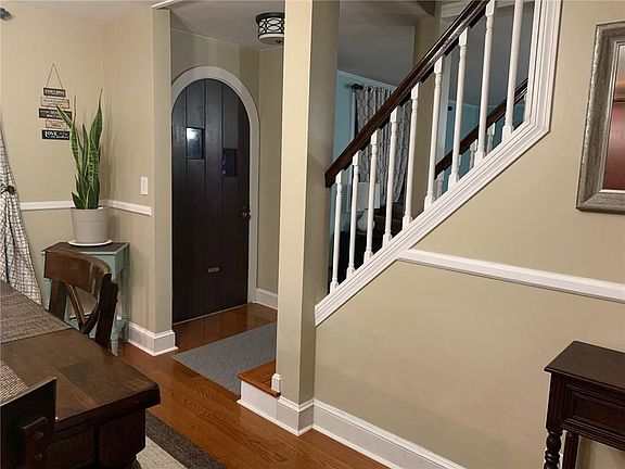 5th image of 38 Peach Hill Ave