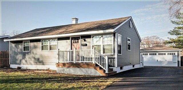 1st image of 121 Indianwood Dr