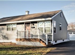 121 Indianwood Dr, Thornton, IL 60476