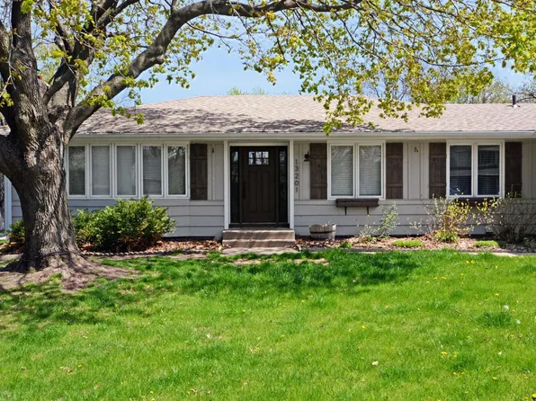 13201 Walnut Dr, Burnsville, MN 55337