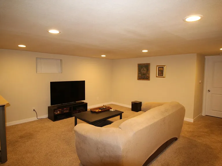 1407 S 9th St — Photo 14