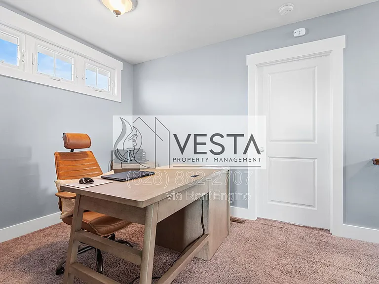 16 Hyde Park Pl — Photo 24