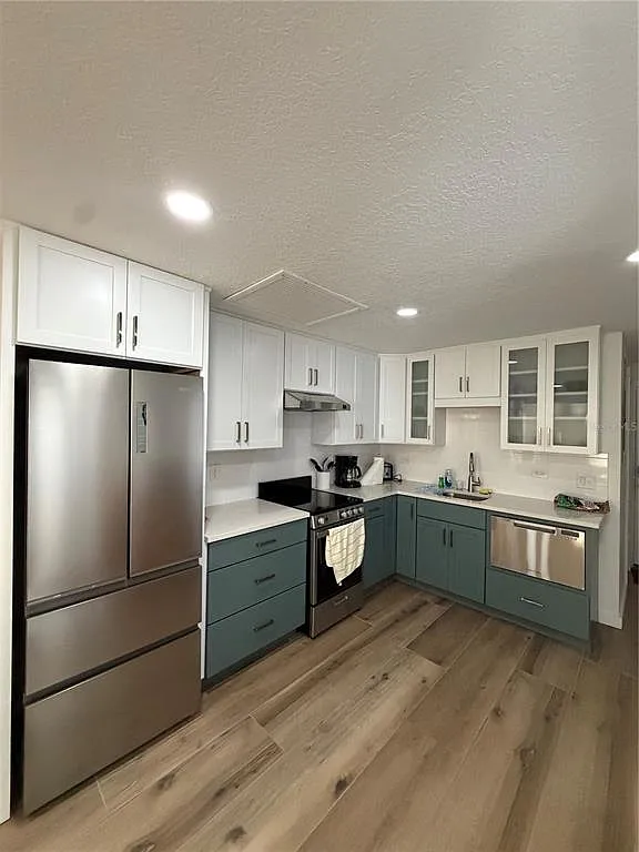 2 bed, 2.5 bath, 720 sqft, $1,800 — Photo 4