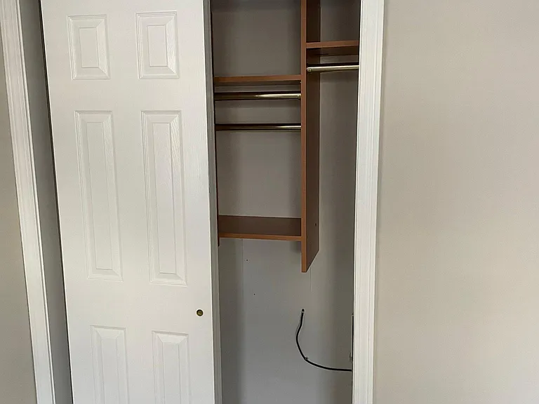41 Walnut St #21 — Photo 4