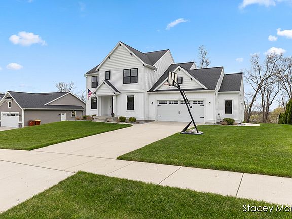 4th image of 6327 Bentley Dr NE