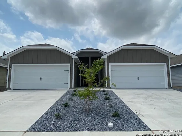 617-619 Heathers Way, Seguin, TX 78155