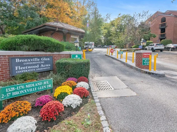 14 Bronxville Glen Drive, Bronxville, NY 10708