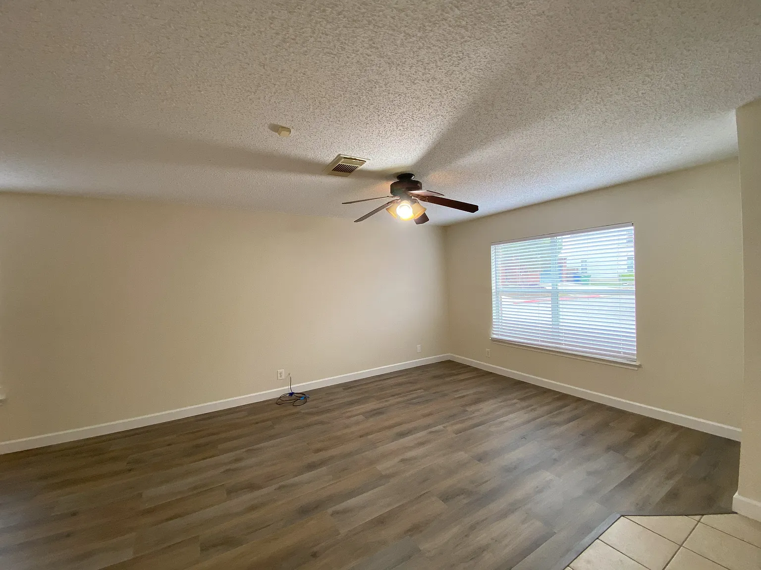 3 bed, 2.5 bath, 1734 sqft, $1,650 — Photo 4
