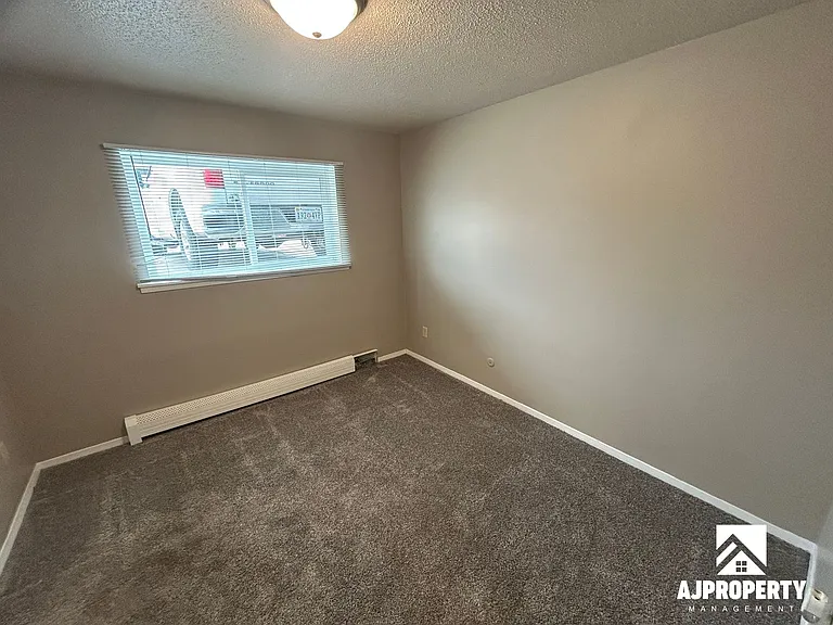 3309 S Elmwood Ave — Photo 7