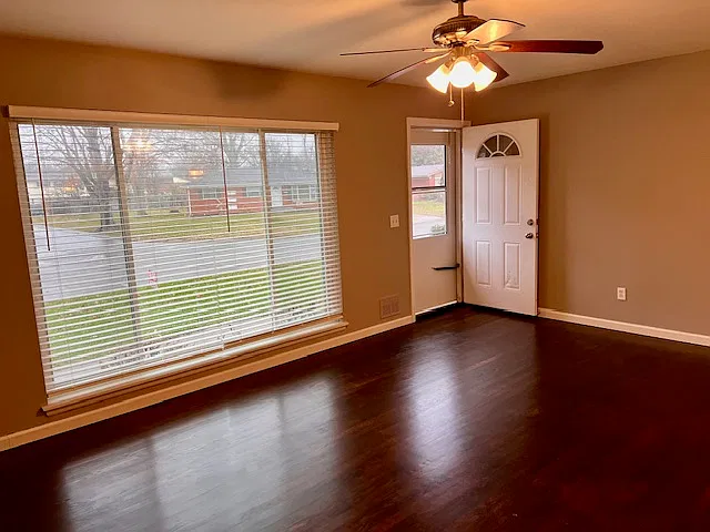 3 bed, 1.5 bath, 1200 sqft, $1,800 — Photo 4