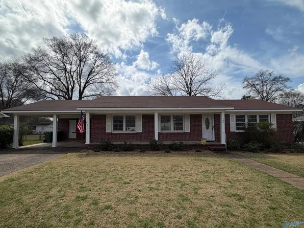 900 Barclift St NW, Hartselle, AL 35640