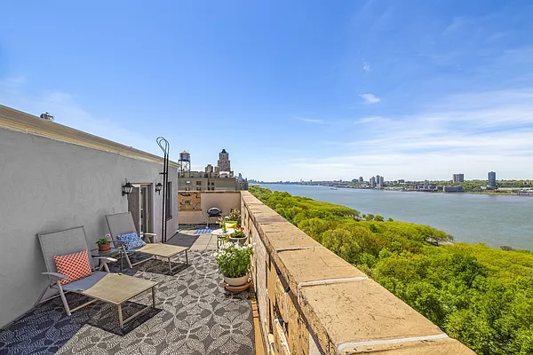 Sold by Compass | media 17