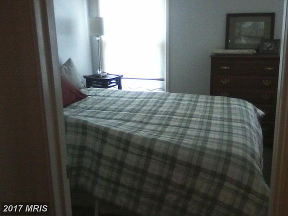 3rd image of 942 Marconi Ave