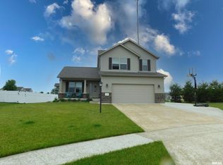 742 Labrador Way, Washington, IL 61571